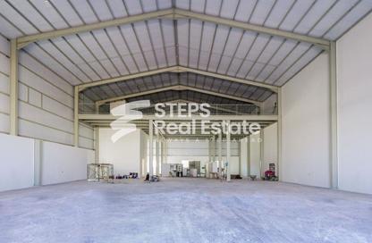 Warehouse - Studio - 7+ Bathrooms for rent in East Industrial Street - Birkat Al Awamer - Al Wakra