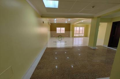 Apartment - 3 Bedrooms - 3 Bathrooms for rent in Al Mansoura - Al Mansoura - Doha