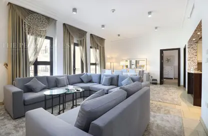 Apartment - 2 Bedrooms - 3 Bathrooms for sale in Nobili - Qanat Quartier - The Pearl Island - Doha