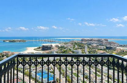 Penthouse - 3 - 5 for sale in Floresta Gardens - The Pearl Island - Doha