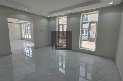 مجمع سكني - 4 غرف نوم - 4 حمامات للايجار في أسباير زون - الوعب - الدوحة