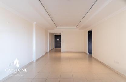 Apartment - 1 Bedroom - 2 Bathrooms for rent in Marina Gate - Porto Arabia - The Pearl Island - Doha