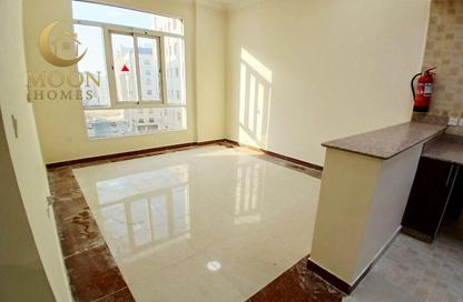 Apartment - 2 Bedrooms - 2 Bathrooms for rent in Al Mansoura - Al Mansoura - Doha