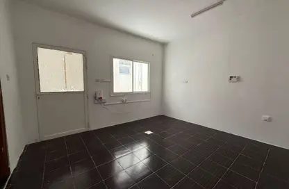 Apartment - Studio - 1 Bathroom for rent in Mamoura 18 - Al Maamoura - Doha