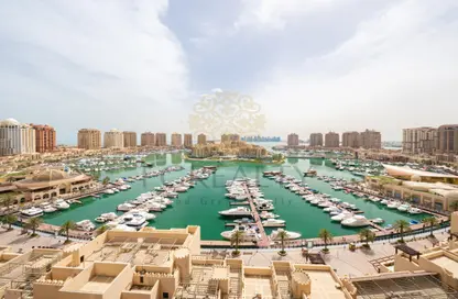 شقة - 3 غرف نوم - 4 حمامات للايجار في طريق بورتو الشرقي - بورتو أرابيا - جزيرة اللؤلؤة - الدوحة