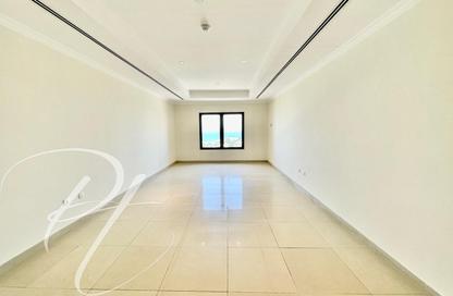 Apartment - Studio - 1 Bathroom for rent in Tower 18 - Porto Arabia - The Pearl Island - Doha