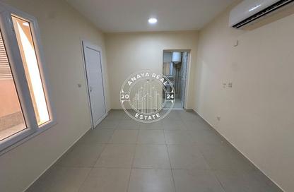 Apartment - Studio - 1 for rent in Madinat Khalifa South - Madinat Khalifa - Doha