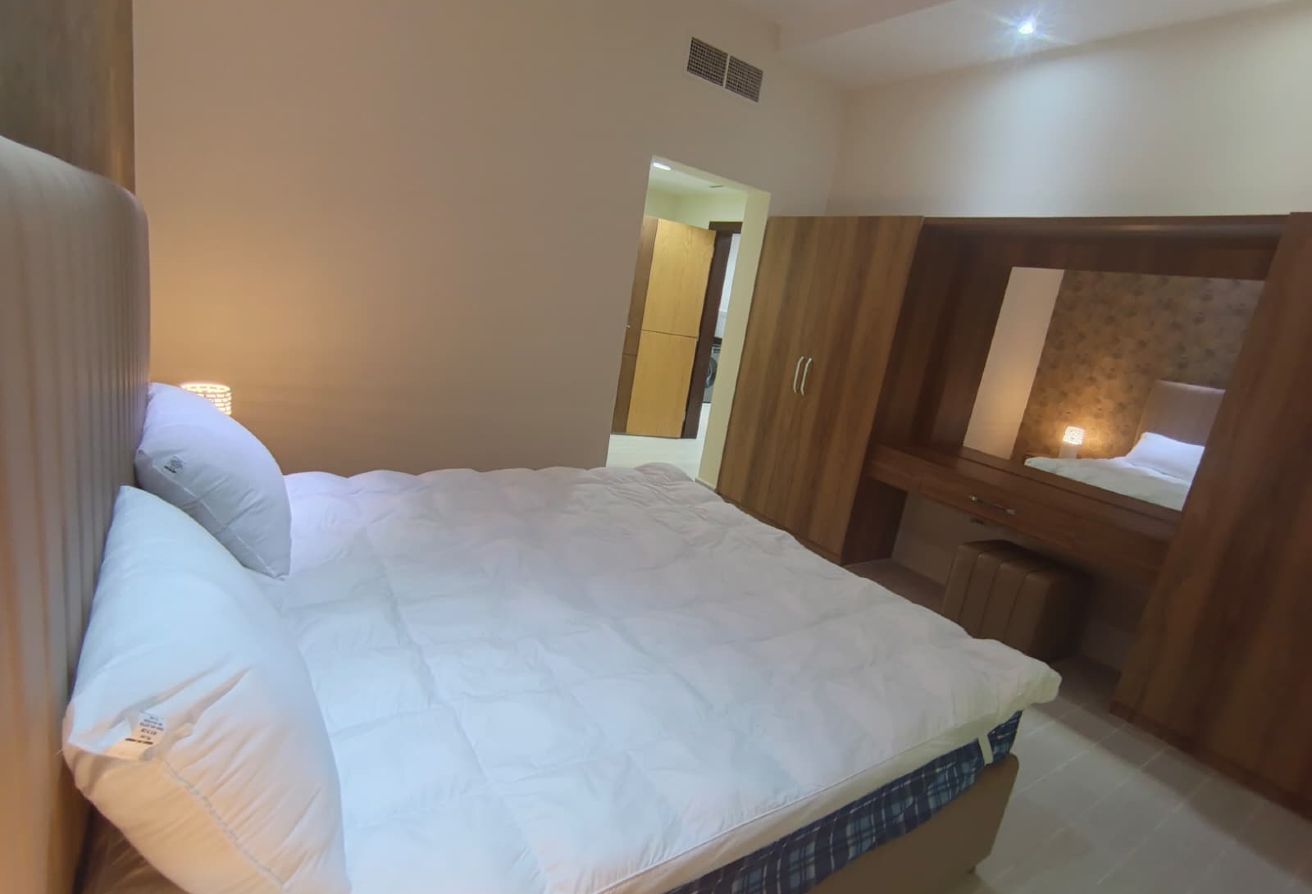 ELEGANT FF 1BHK HUGE BALCONY SPACIOUS APARTMENT thumbnail 8