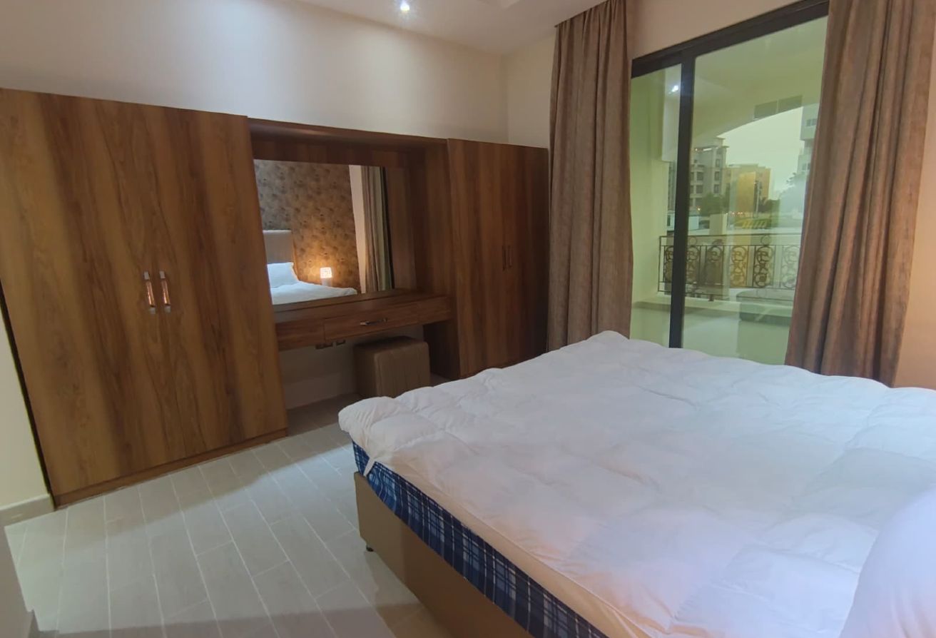 ELEGANT FF 1BHK HUGE BALCONY SPACIOUS APARTMENT thumbnail 7