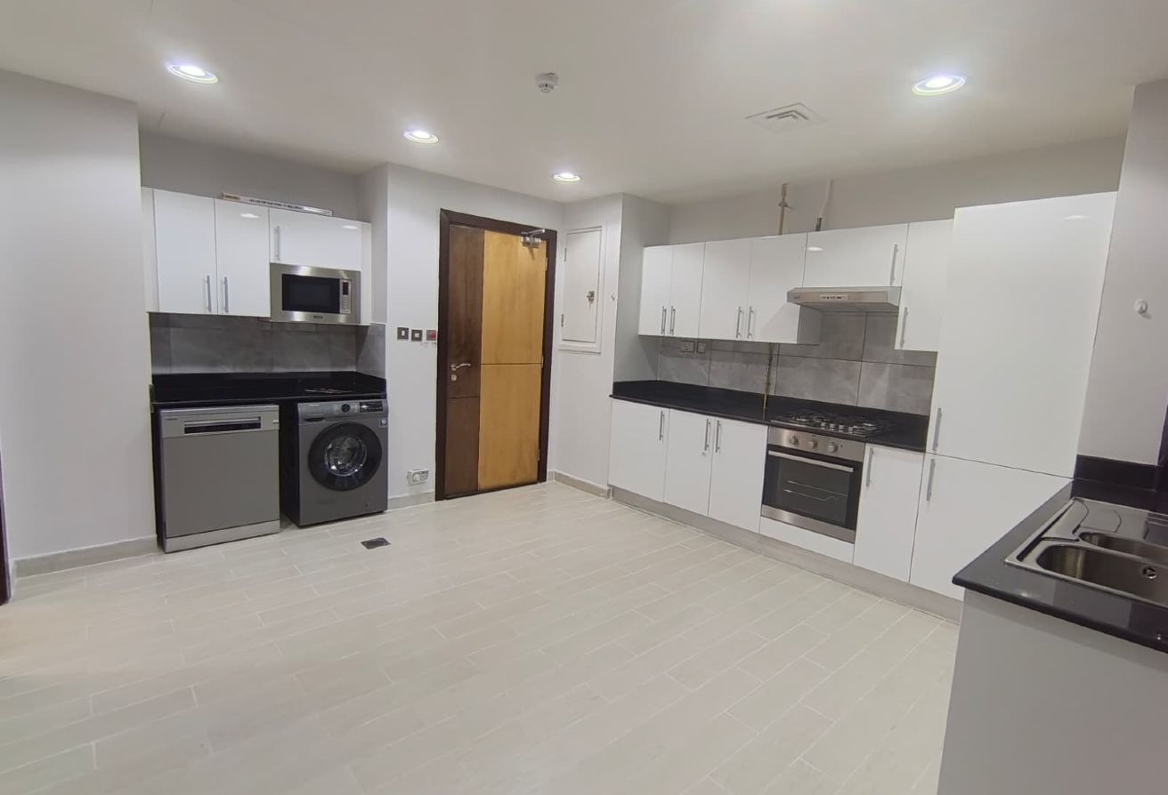 ELEGANT FF 1BHK HUGE BALCONY SPACIOUS APARTMENT thumbnail 3