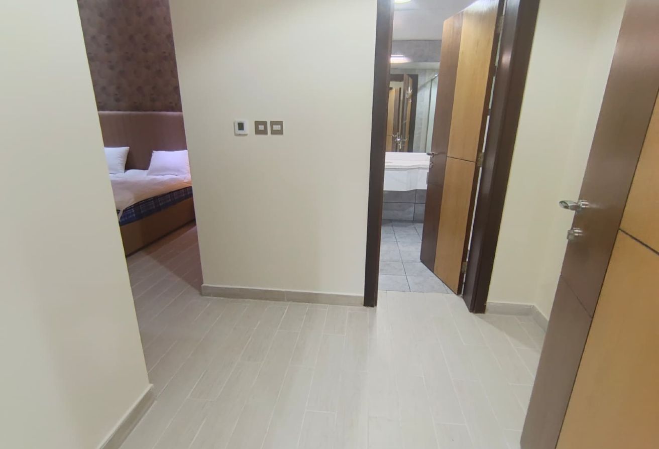 ELEGANT FF 1BHK HUGE BALCONY SPACIOUS APARTMENT thumbnail 10