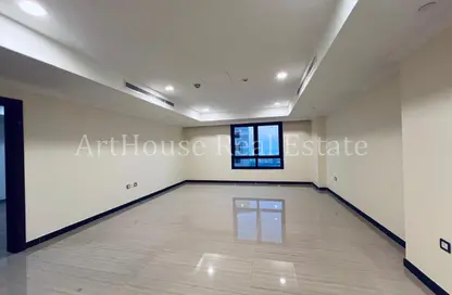Apartment - 1 Bedroom - 2 Bathrooms for rent in East Porto Drive - Porto Arabia - The Pearl Island - Doha