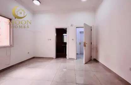 Apartment - 3 Bedrooms - 2 Bathrooms for rent in Al Mansoura - Al Mansoura - Doha