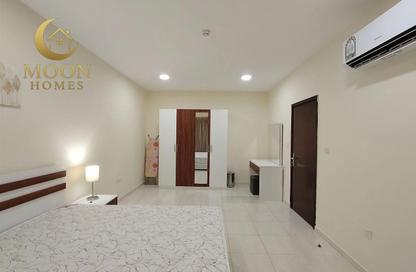Apartment - 1 Bedroom - 1 Bathroom for rent in Umm Ghuwailina 4 - Umm Ghuwailina - Doha