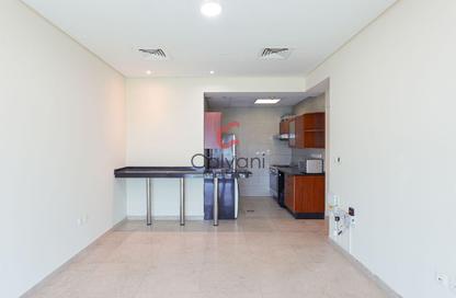 Apartment - 2 Bedrooms - 2 Bathrooms for rent in Zig Zag Towers - West Bay - Doha