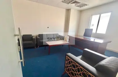 مساحات مكتبية - 2 غرف نوم - 2 حمامات للايجار في مجمع المنتزه التجاري - نجمة - الدوحة