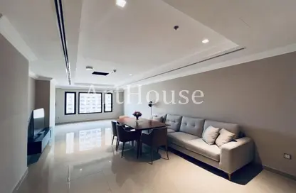 Apartment - 1 Bedroom - 2 Bathrooms for rent in Porto Arabia - The Pearl Island - Doha