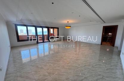 Apartment - 3 Bedrooms - 5 Bathrooms for rent in East Porto Drive - Porto Arabia - The Pearl Island - Doha Apartment - 3 Bedrooms - 5 Bathrooms for rent in East Porto Drive - Porto Arabia - The Pearl Island - Doha