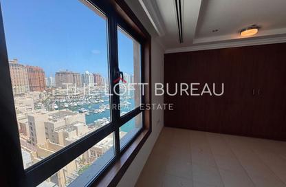 Apartment - 3 Bedrooms - 5 Bathrooms for rent in East Porto Drive - Porto Arabia - The Pearl Island - Doha Apartment - 3 Bedrooms - 5 Bathrooms for rent in East Porto Drive - Porto Arabia - The Pearl Island - Doha