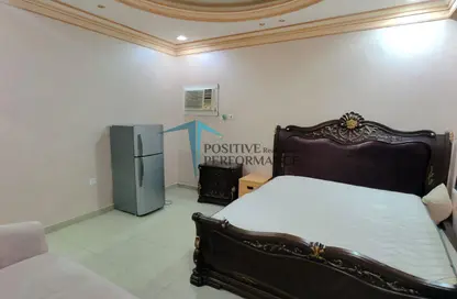 شقة - 1 حمام للايجار في الدفنة - الدفينة - الدوحة