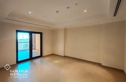 Apartment - 1 Bedroom - 2 Bathrooms for rent in West Porto Drive - Porto Arabia - The Pearl Island - Doha