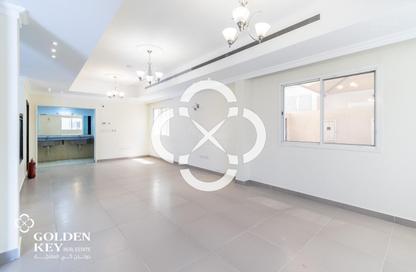 Villa - 3 Bedrooms - 4 Bathrooms for rent in Al Hanaa Street - Al Gharrafa - Doha