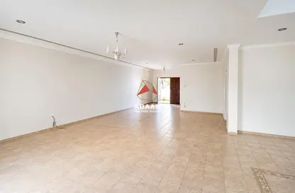 Villa - 3 Bedrooms - 5 Bathrooms for rent in Al Ain Gardens - Ain Khaled - Doha