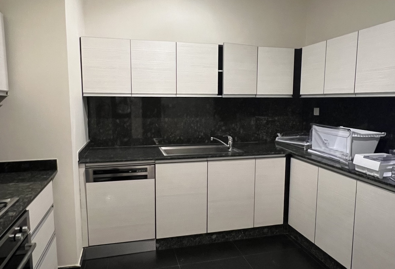 COZY 2BHK SEMI FURNISHED INCLUDING BILLS thumbnail 6