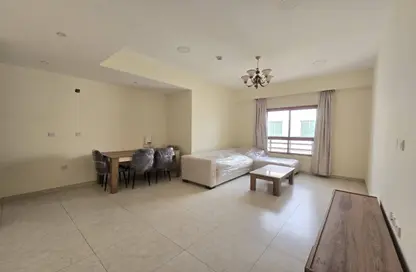 Apartment - 2 Bedrooms - 3 Bathrooms for rent in Hiteen Street - Al Muntazah - Doha