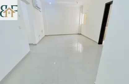 Apartment - 1 Bedroom - 2 Bathrooms for rent in Umm Ghuwailina 4 - Umm Ghuwailina - Doha