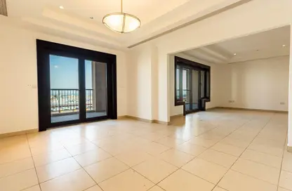 Apartment - 2 Bedrooms - 3 Bathrooms for sale in East Porto Drive - Porto Arabia - The Pearl Island - Doha