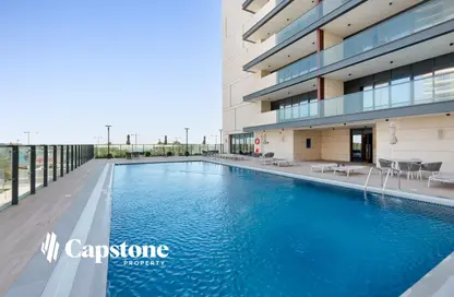 Apartment - 2 Bedrooms - 3 Bathrooms for sale in Marina Tower 12 - Marina District - Lusail