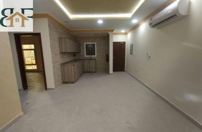 Apartment - 2 Bedrooms - 2 Bathrooms for rent in Umm Ghwailina Comm - Umm Ghuwalina - Umm Ghuwailina - Doha