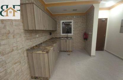 Apartment - 2 Bedrooms - 2 Bathrooms for rent in Umm Ghwailina Comm - Umm Ghuwalina - Umm Ghuwailina - Doha
