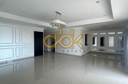 Apartment - 2 Bedrooms - 3 Bathrooms for rent in East Porto Drive - Porto Arabia - The Pearl Island - Doha