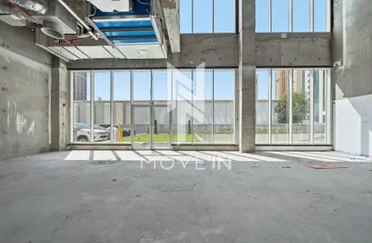 Show Room - Studio - 2 Bathrooms for rent in West Bay Tower - West Bay - West Bay - Doha