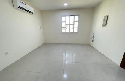 Apartment - 3 Bedrooms - 3 Bathrooms for rent in Muntazah 7 - Al Muntazah - Doha