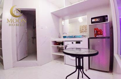 Apartment - Studio - 1 for rent in Umm Ghuwailina 4 - Umm Ghuwailina - Doha