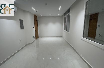 Apartment - 2 Bedrooms - 2 Bathrooms for rent in Al Mansoura - Al Mansoura - Doha