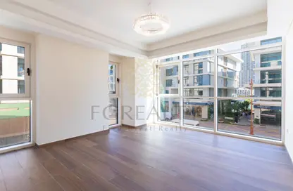 Apartment - 2 Bedrooms - 2 Bathrooms for sale in Crystal Residence - Gewan Island - The Pearl Island - Doha