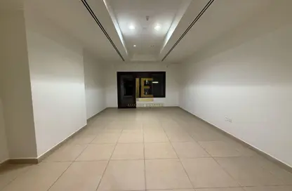 Apartment - 2 Bedrooms - 3 Bathrooms for rent in East Porto Drive - Porto Arabia - The Pearl Island - Doha