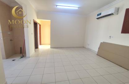 Apartment - 2 Bedrooms - 2 Bathrooms for rent in Salaja Street - Doha Al Jadeed - Doha Apartment - 2 Bedrooms - 2 Bathrooms for rent in Salaja Street - Doha Al Jadeed - Doha
