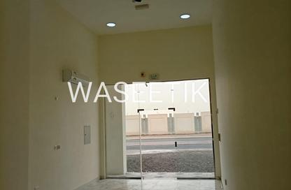 محل تجاري - استوديو - 1 حمام للايجار في شارع العزيزة - العزيزية - الدوحة