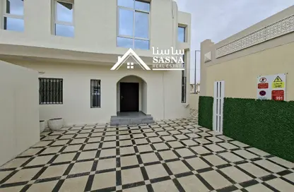 Villa - 3 Bedrooms - 3 Bathrooms for rent in Al Maamoura - Al Maamoura - Doha