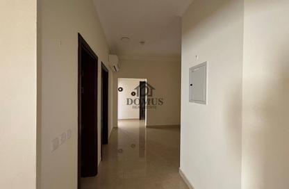 Apartment - 2 Bedrooms - 2 Bathrooms for rent in Thabit Bin Zaid Street - Al Mansoura - Doha