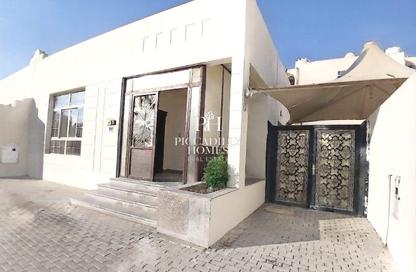 Villa - 2 Bedrooms - 2 Bathrooms for rent in Old Al Ghanim - Al Ghanim - Doha