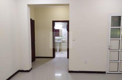 مجمع سكني - 5 غرف نوم - 6 حمامات للايجار في شارع  بو هامو - أبو هامور - الدوحة