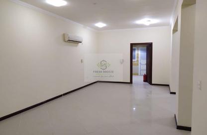مجمع سكني - 5 غرف نوم - 6 حمامات للايجار في شارع  بو هامو - أبو هامور - الدوحة