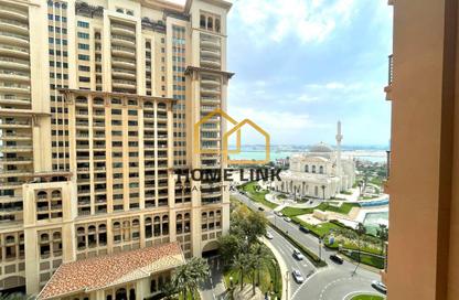 Apartment - 1 Bedroom - 2 Bathrooms for rent in Tower 8 - Porto Arabia - The Pearl Island - Doha