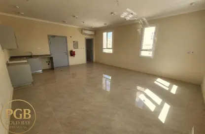 Apartment - Studio - 1 Bathroom for rent in Fereej Kulaib - Doha